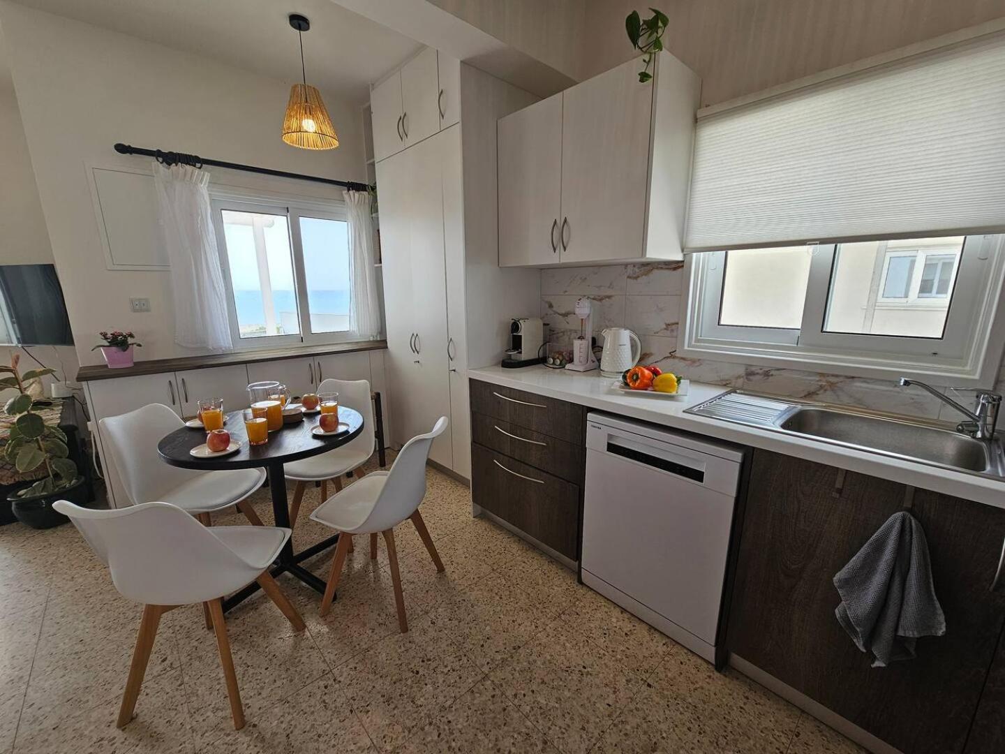 Ammos Beachfront Villa Paradise Lárnaka Kültér fotó