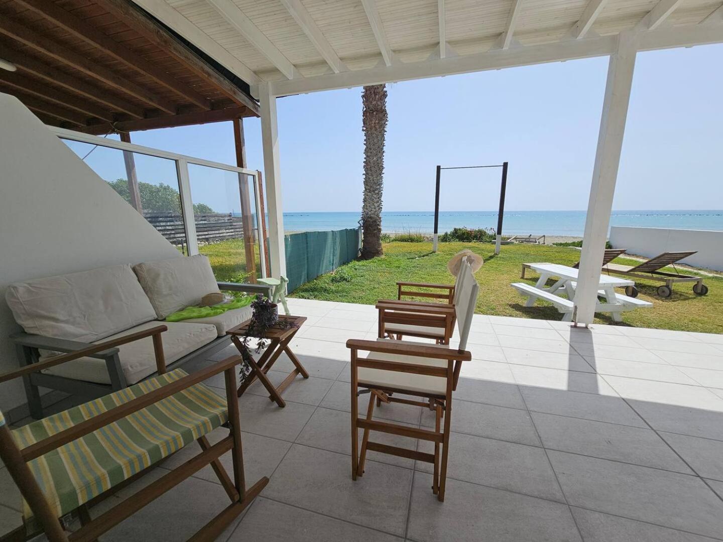 Ammos Beachfront Villa Paradise Lárnaka Kültér fotó
