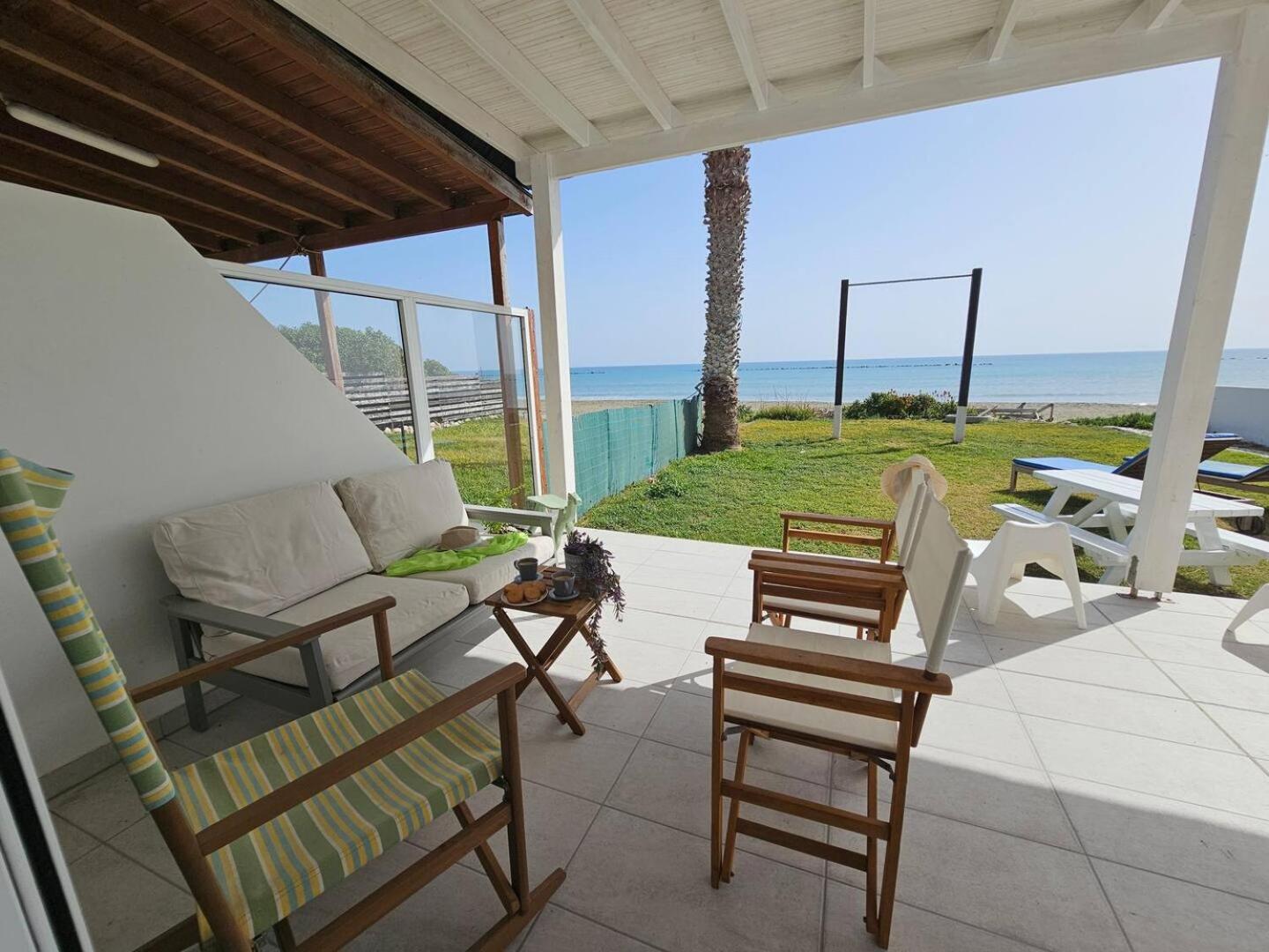 Ammos Beachfront Villa Paradise Lárnaka Kültér fotó