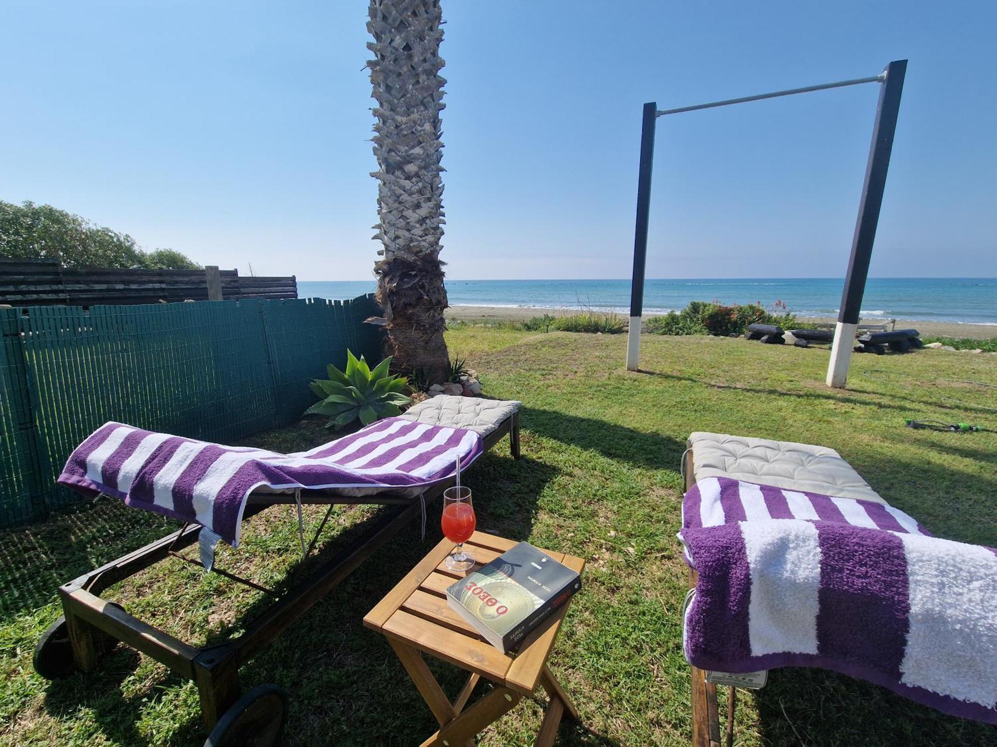 Ammos Beachfront Villa Paradise Lárnaka Kültér fotó