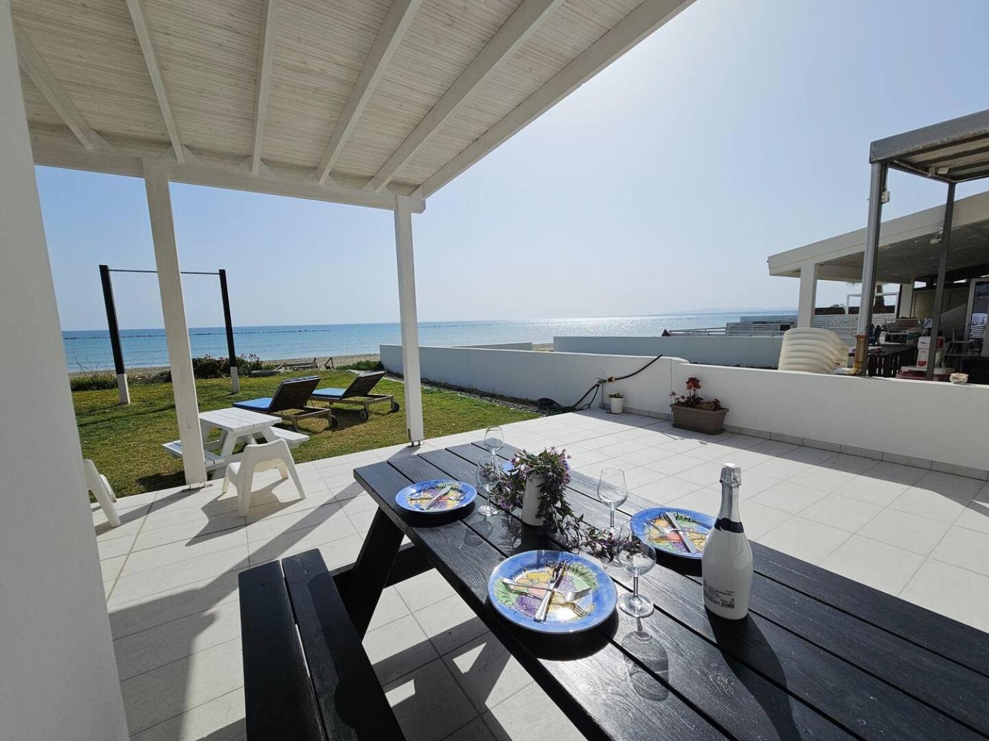 Ammos Beachfront Villa Paradise Lárnaka Kültér fotó
