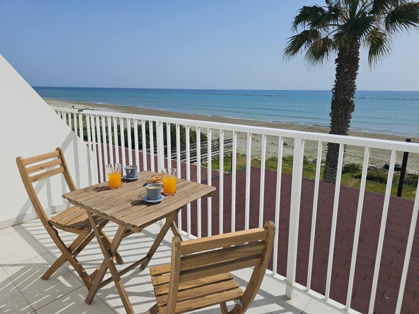 Ammos Beachfront Villa Paradise Lárnaka Kültér fotó